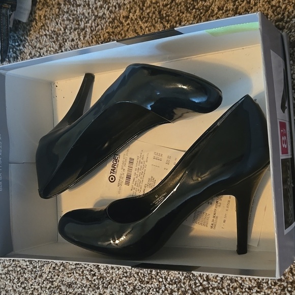 Black Women's Heels - Picture 4 of 5